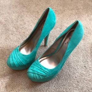 Qupid platform heel size 8